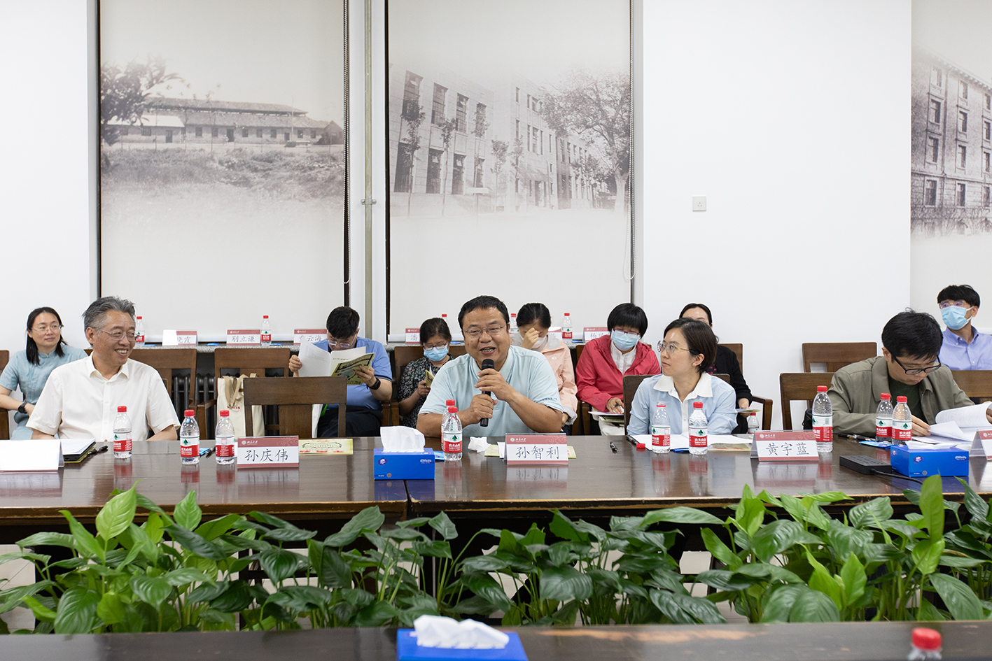 文信委2023会议--现场讨论.jpg